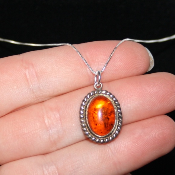 Sterling Silver Jewelry - Sterling Silver vintage amber necklace